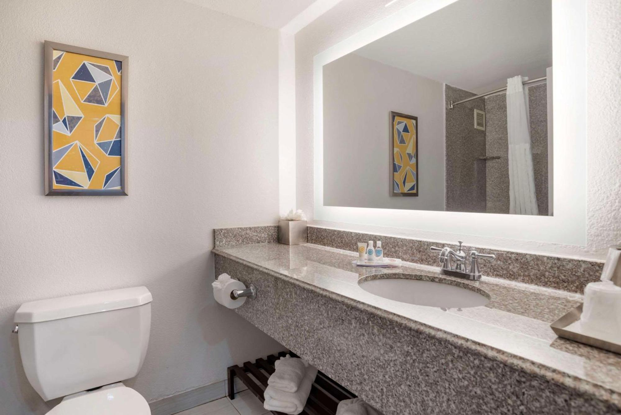 Comfort Inn & Suites New Orleans Airport North Кенер Екстериор снимка