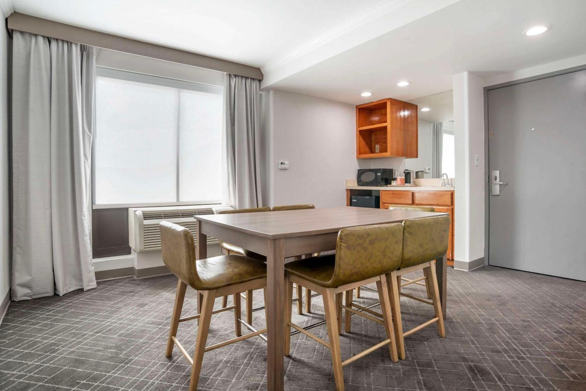 Comfort Inn & Suites New Orleans Airport North Кенер Екстериор снимка